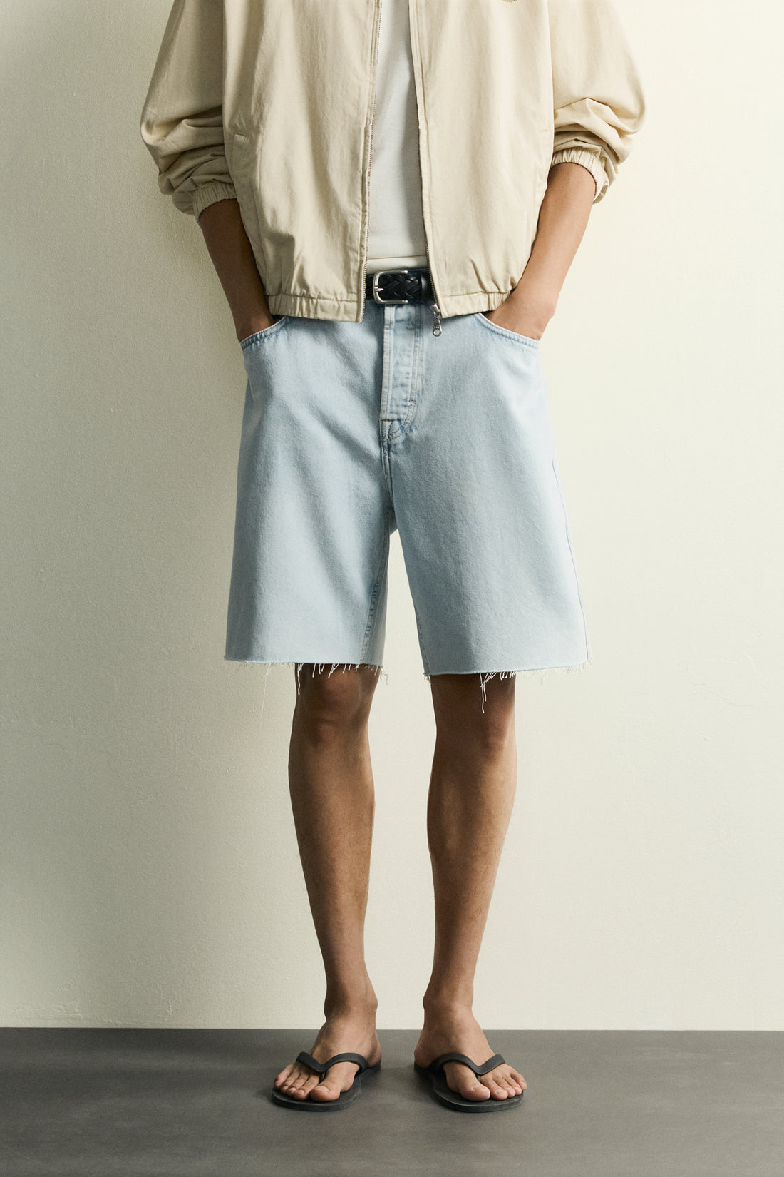 BERMUDA EN JEAN STRAIGHT FIT