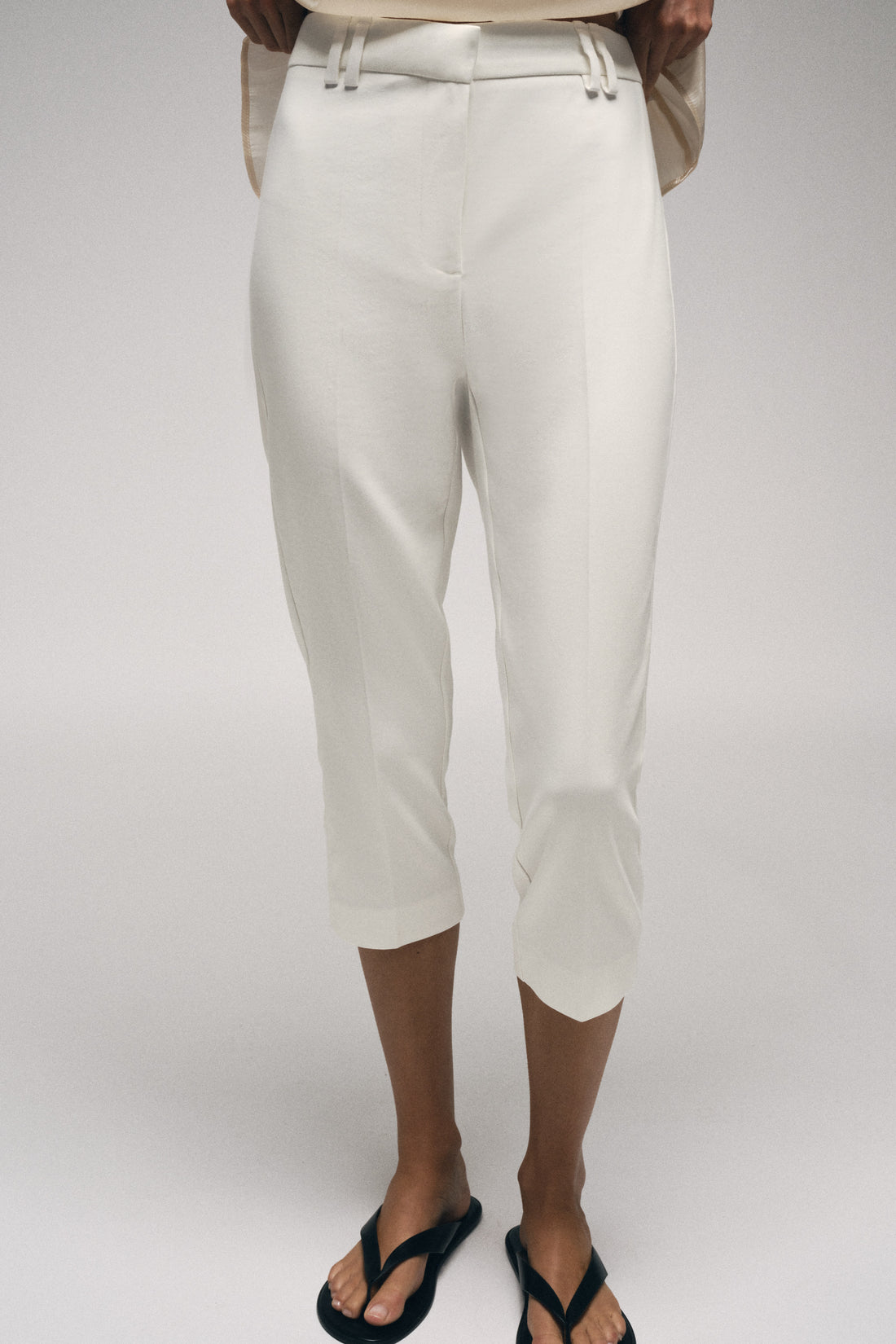 PANTALON CAPRI