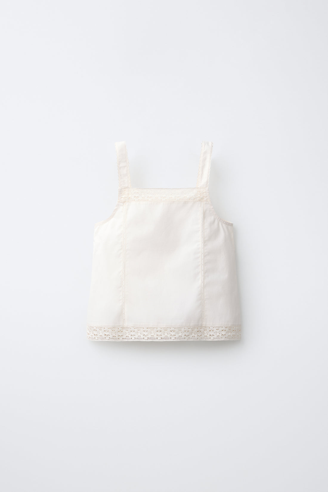 PYJAMA À BRETELLES ET DENTELLE (6-14 ANS)