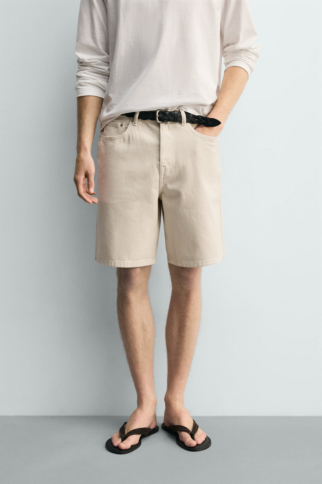 BERMUDA EN JEAN COUPE DROITE