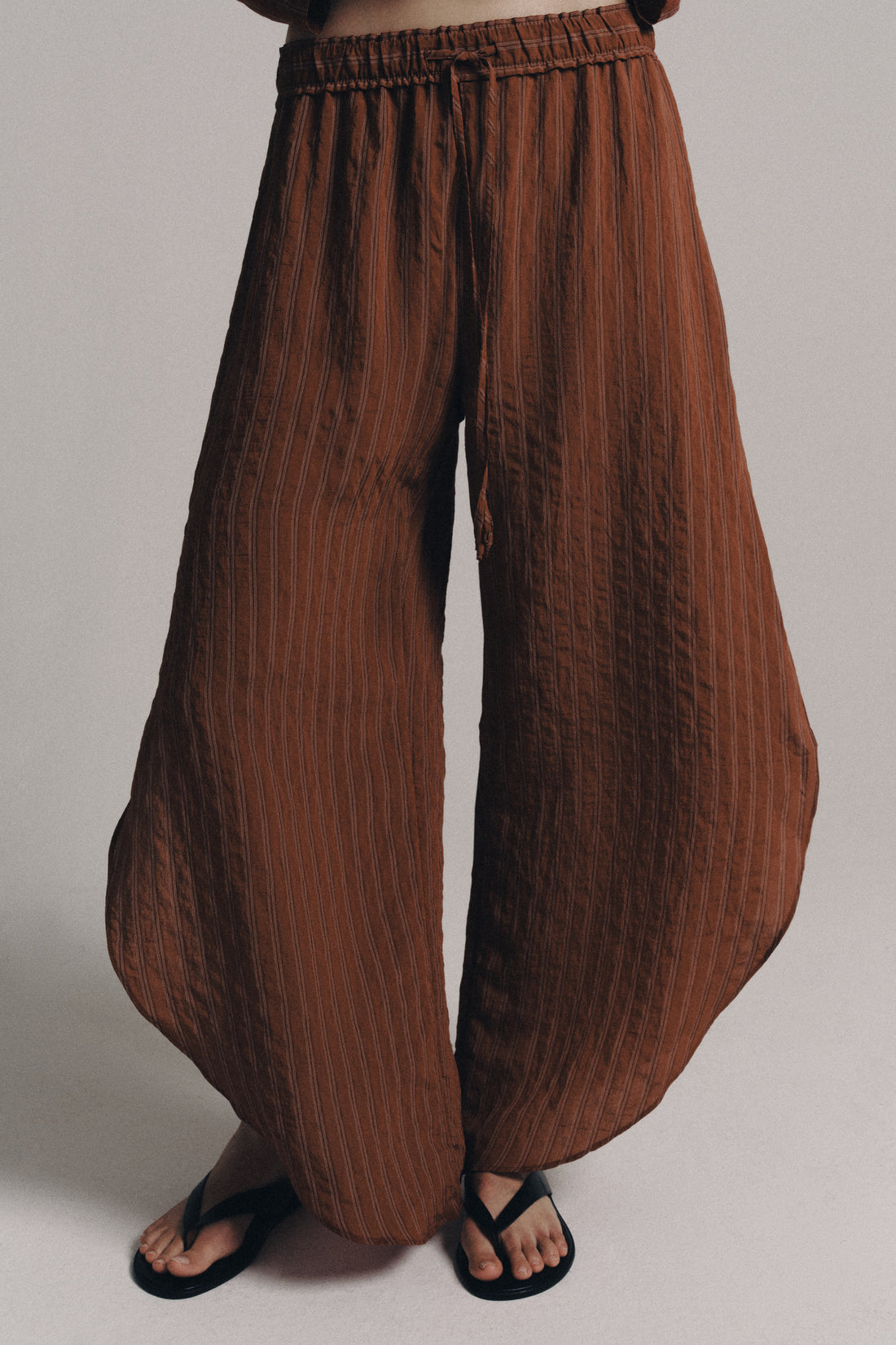 PANTALON À OUVERTURES LATÉRALES ZW COLLECTION