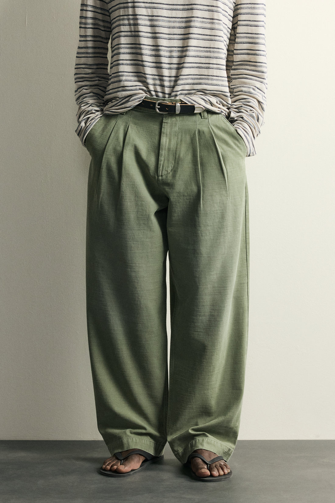 PANTALON CHINO BAGGY À PLIS