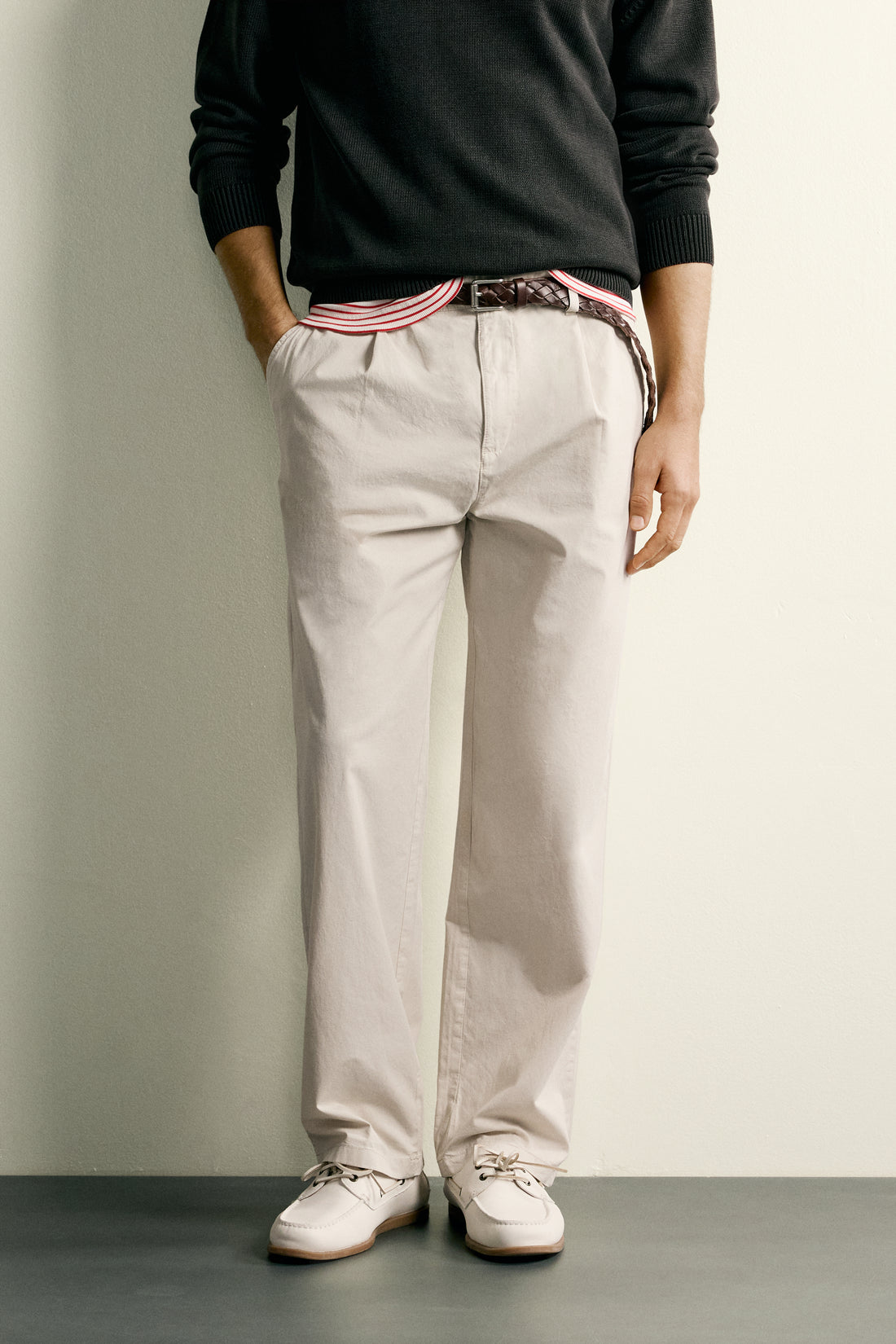 PANTALON CHINO STRAIGHT FIT À PLIS