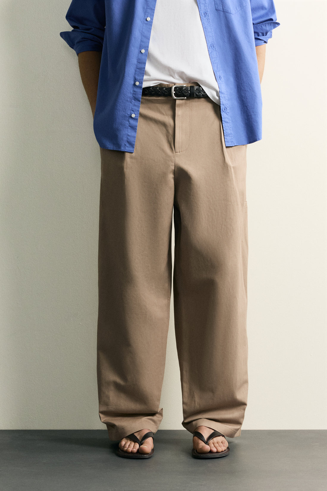PANTALON COUPE DÉCONTRACTÉE À PLIS