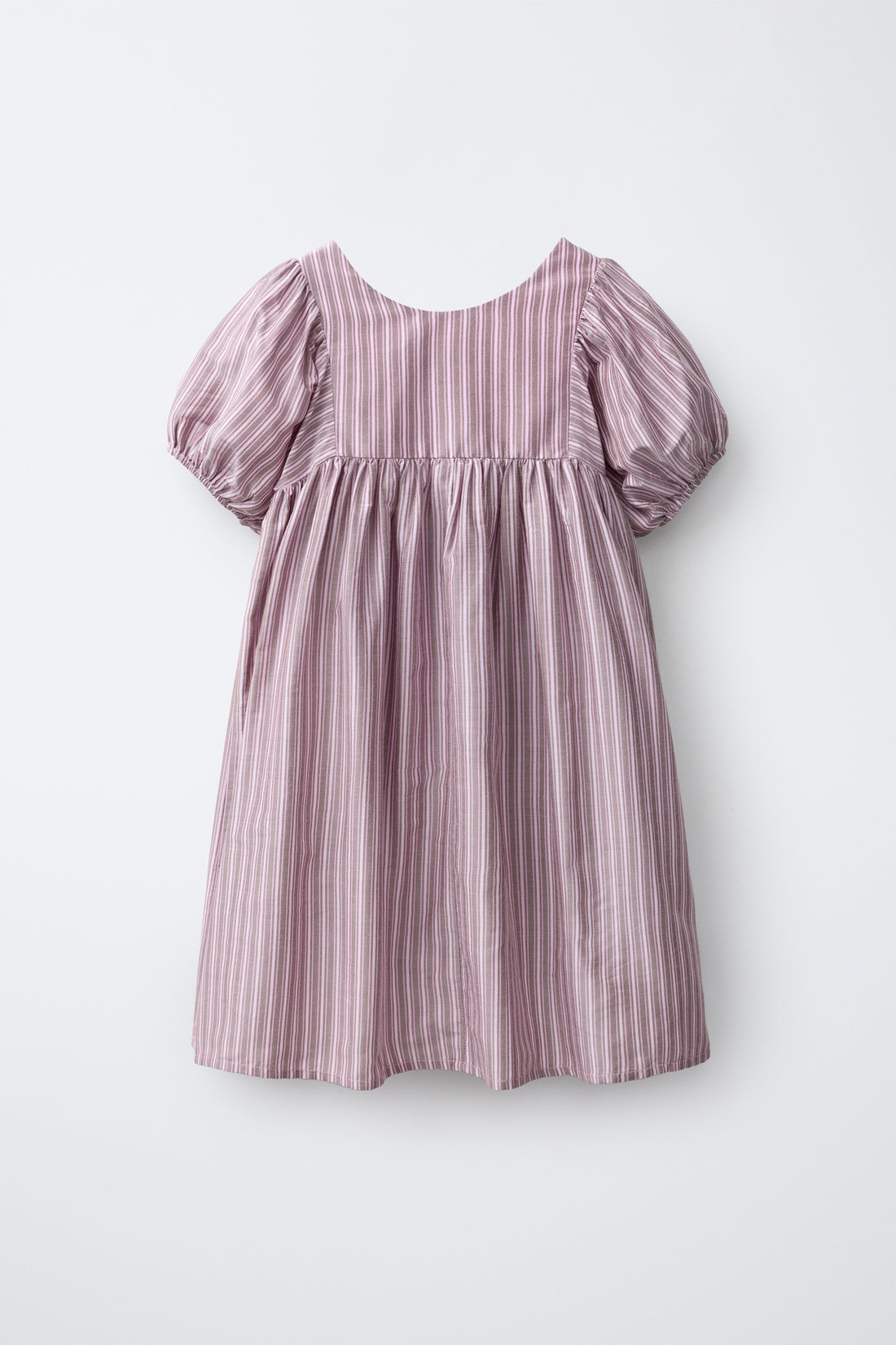 ROBE À RAYURES ET FRISE