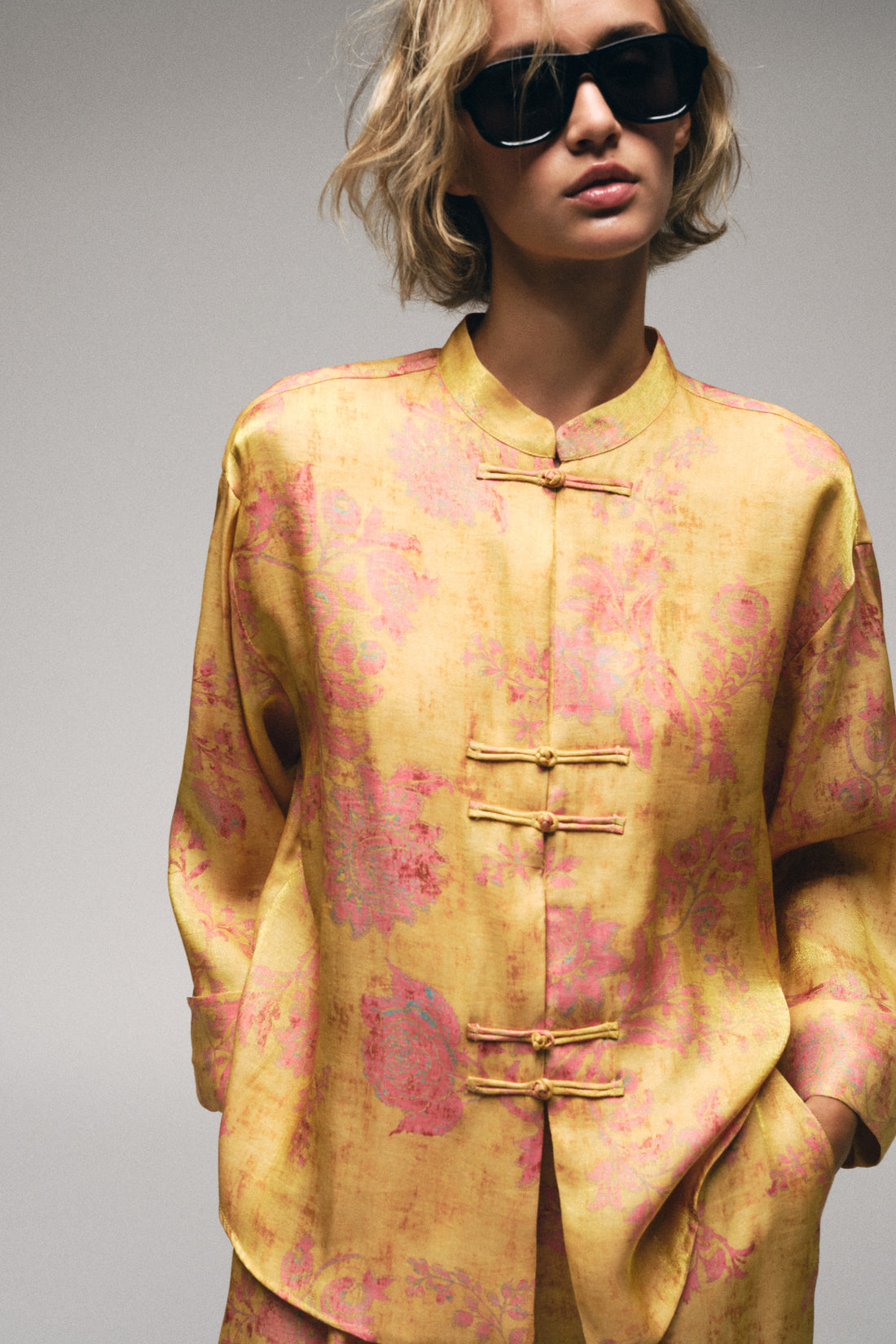 CHEMISE IMPRIMÉE À BRANDEBOURGS