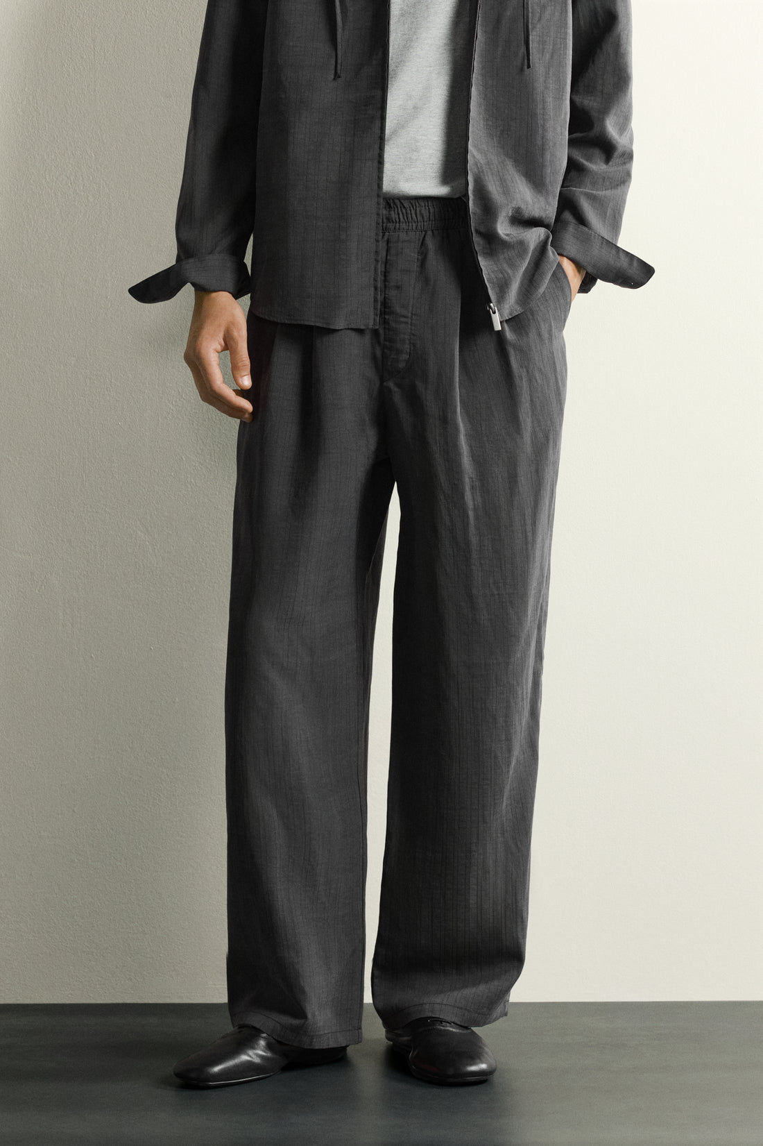 PANTALON FLUIDE COUPE DÉCONTRACTÉE À RAYURES