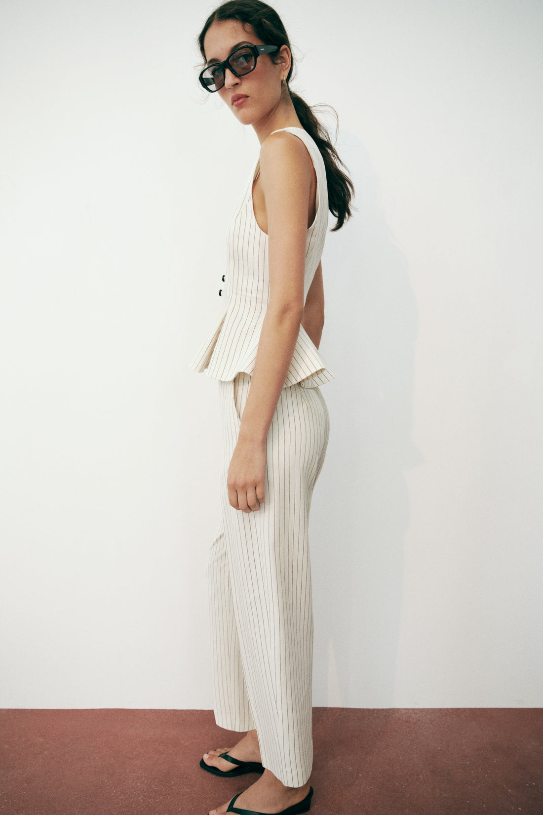 ENSEMBLE GILET PEPLUM ET PANTALON À RAYURES