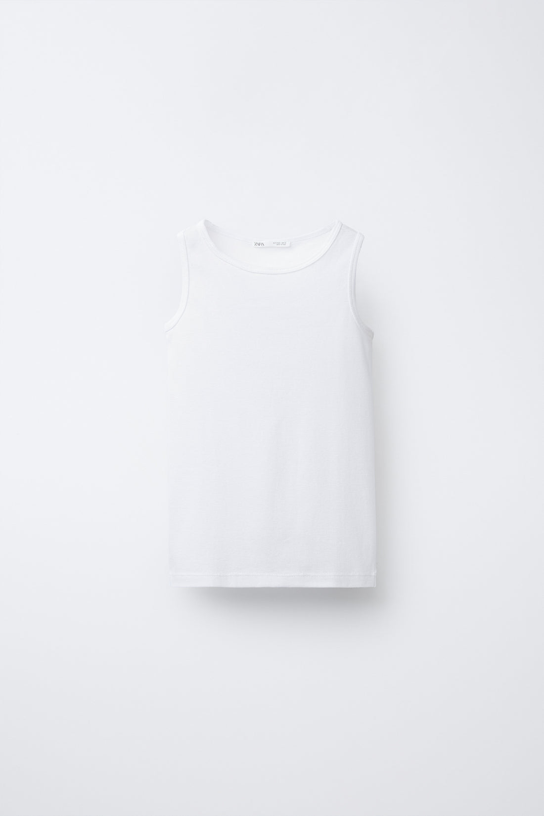 LOT DE DEUX T-SHIRTS SANS MANCHES