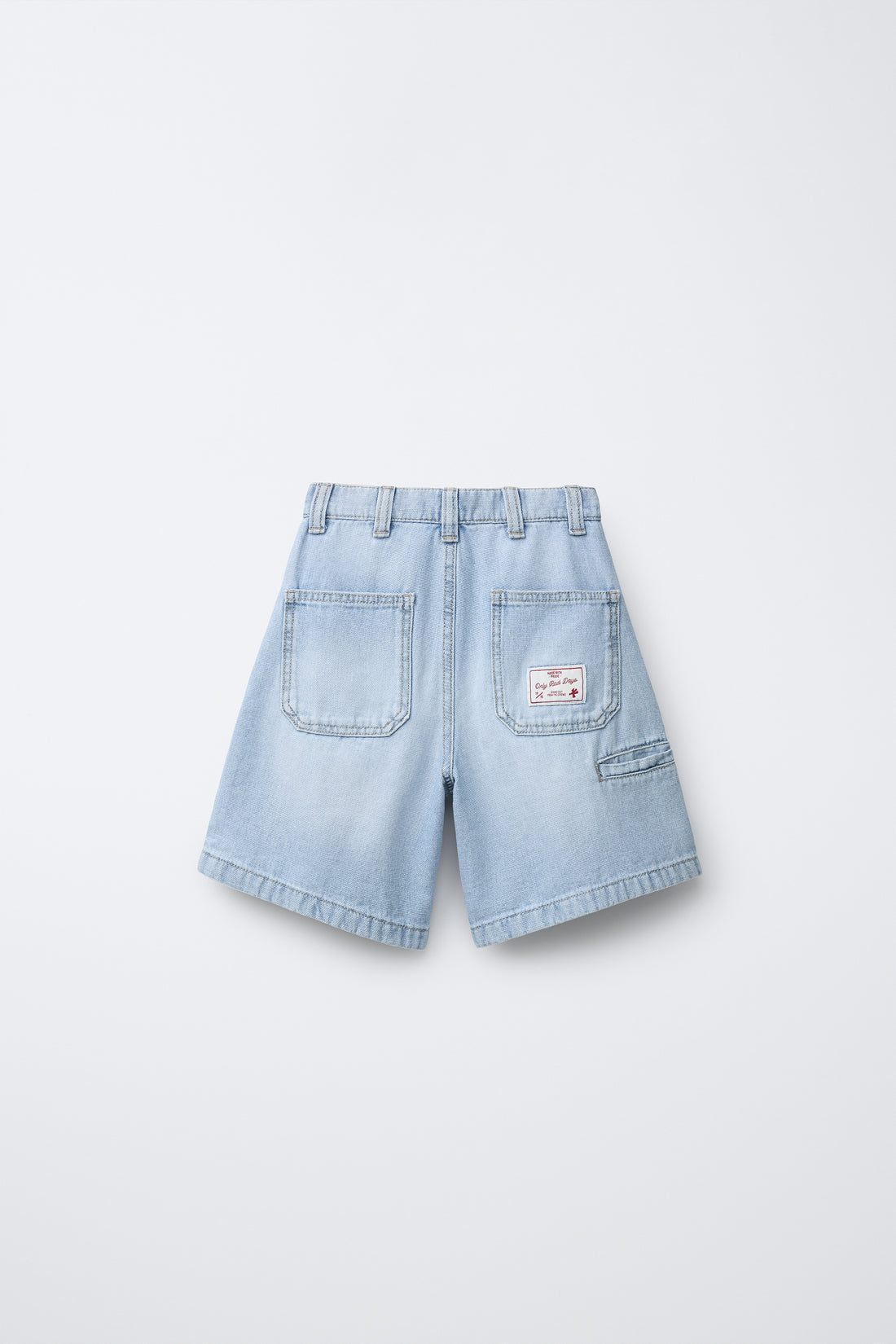SHORT CARPENTER ÉTIQUETTE