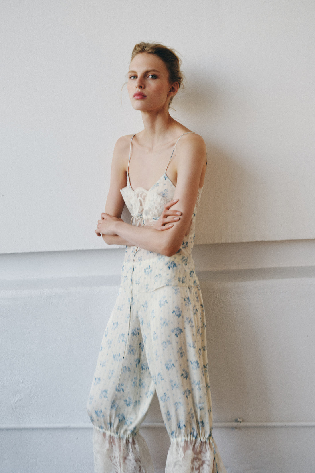 TOP IMPRIMÉ FLEURS ET DENTELLE