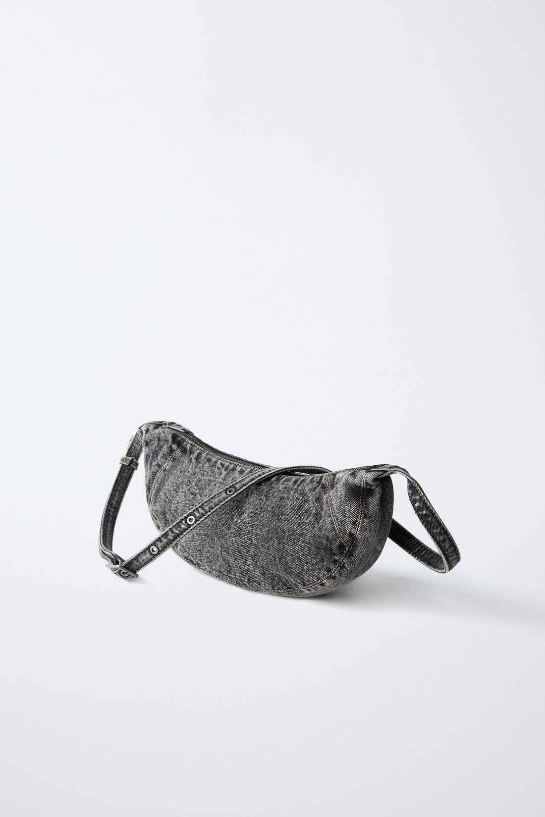 SAC SHOULDER EN DENIM DÉLAVÉ